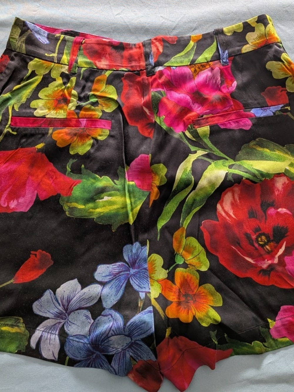 Marciano by GUESS Floral shorts— Bold Multicolor Bloom